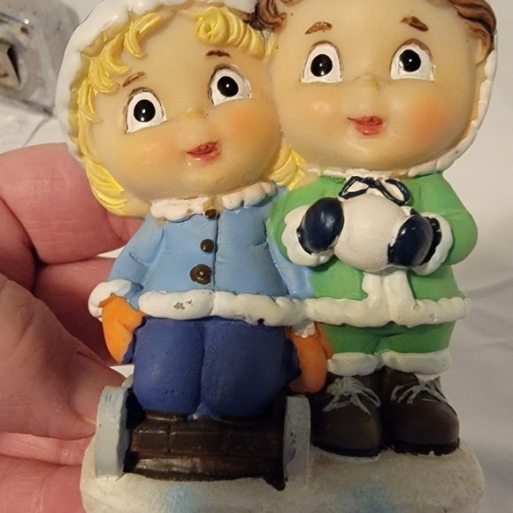 Tender Times figurine Ceramic Boy and Girl Bundeled In Coats - Picture 2 of 8